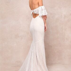 NWT Lulu’s Elegant Off-Shoulder Lace Dress